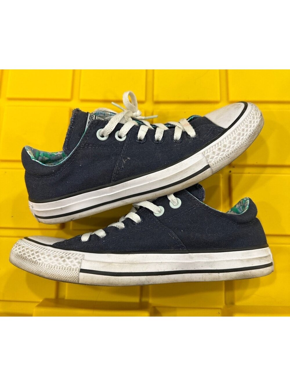 Converse navy blue Chuck Taylor All Star low shoes size 7 - Picture 3 of 5